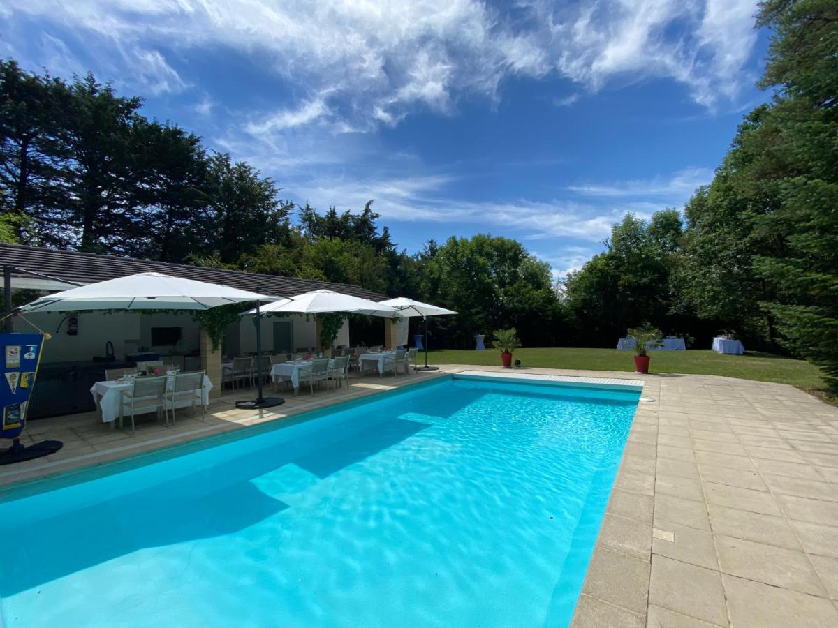 Manoir Et Appartements Avec Piscine Au Domaine De Bize Mirepoix Mirepoix (Ariege) Exterior foto