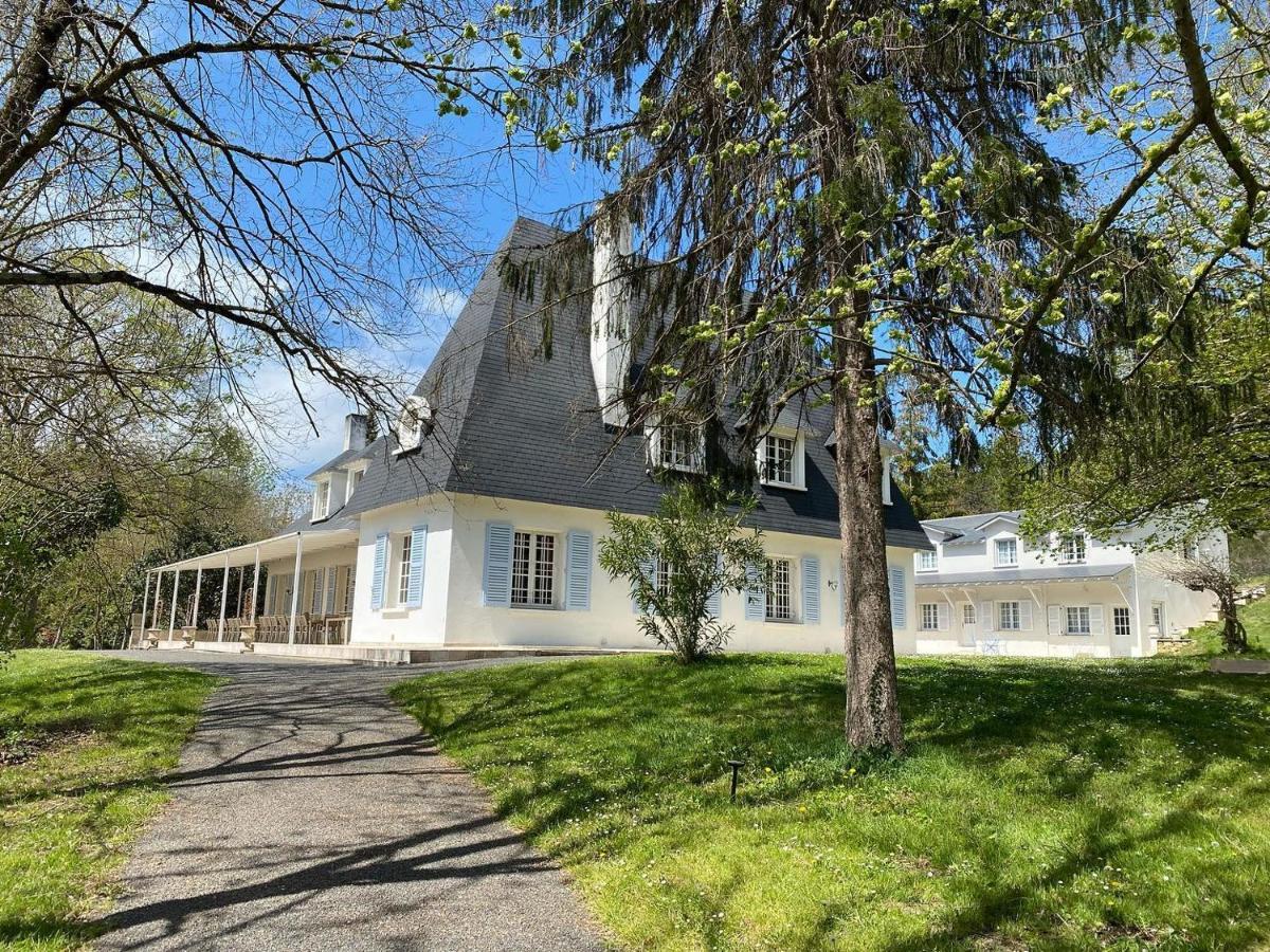 Manoir Et Appartements Avec Piscine Au Domaine De Bize Mirepoix Mirepoix (Ariege) Exterior foto